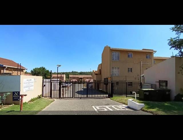 2 BEDROOM TOWNHOUSE FOR SALE IN NATURENA